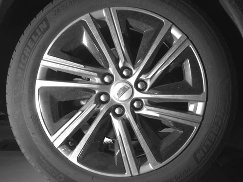 Certified 2024 Cadillac Lyriq Luxury AWD/4WD image 12