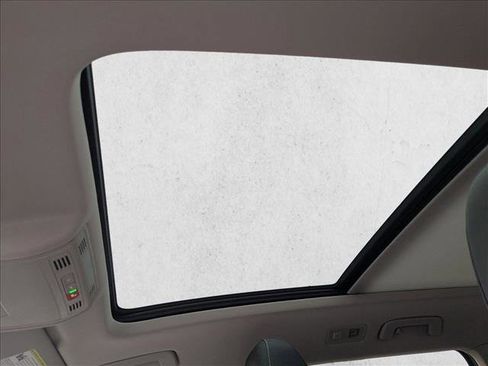 New 2026 Volkswagen Taos SEL image 5