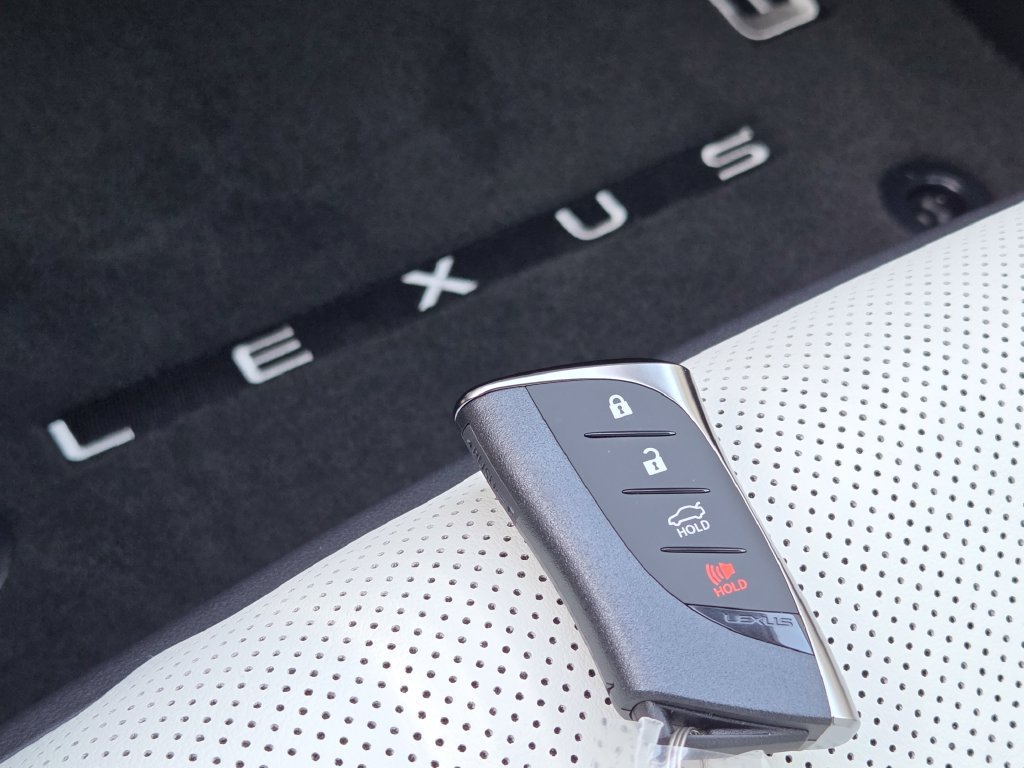 New 2026 Lexus ES 350h AWD w/ Convenience Package image 42
