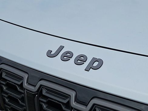 Used 2026 Jeep Cherokee AWD/4WD image 35