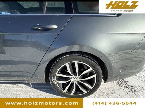 Used 2016 Volkswagen Golf Limited Edition image 34