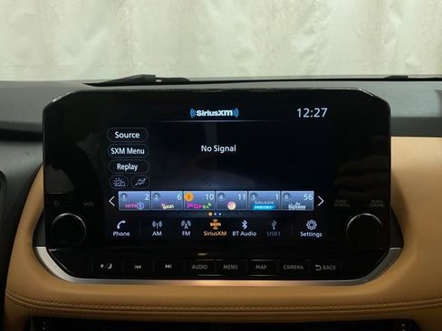 Used 2023 Nissan Rogue Platinum w/ Platinum Premium Package FWD image 18
