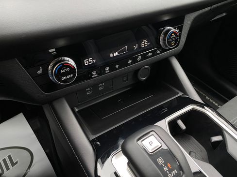 Used 2025 Mitsubishi Outlander SE AWD/4WD image 16