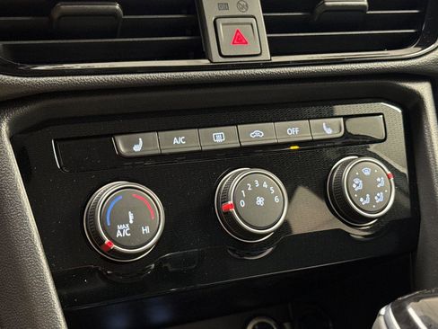 New 2025 Volkswagen Taos S image 19