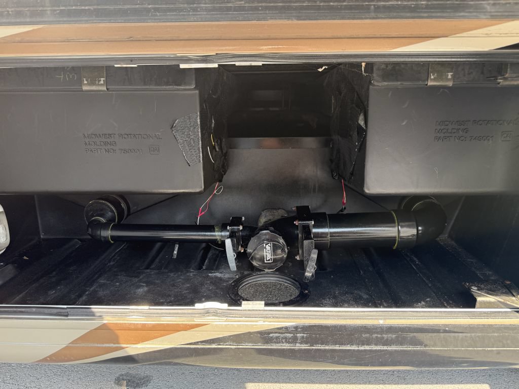 Used 2016 Ford F550 2WD Regular Cab Super Duty image 12