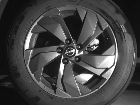 Used 2025 Nissan Rogue SV image 14