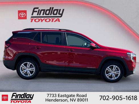 Used 2024 GMC Terrain SLE w/ Driver Convenience Package FWD image 11