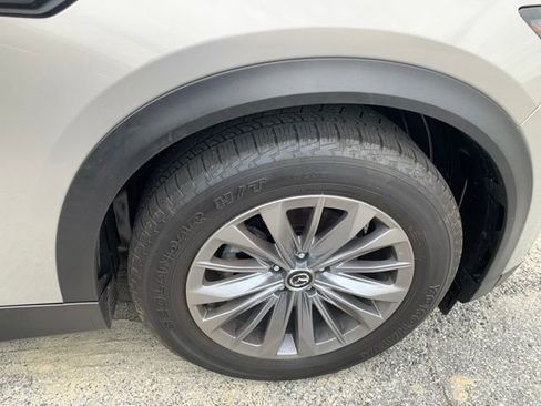 Used 2024 MAZDA CX-90 3.3 Turbo w/ Preferred Plus AWD/4WD image 9