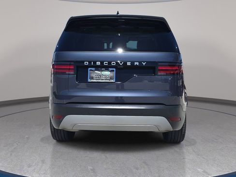 Used 2025 Land Rover Discovery S image 6