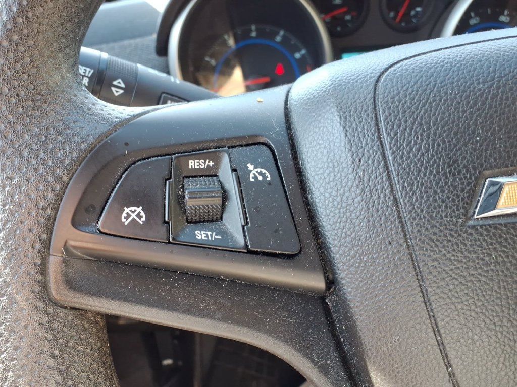 Used 2016 Chevrolet Cruze LT FWD image 19
