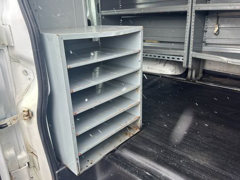 Used 2015 Chevrolet Express 3500 image 32