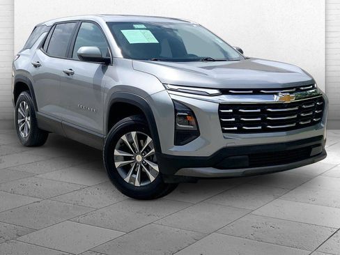 Used 2026 Chevrolet Equinox LT FWD image 1