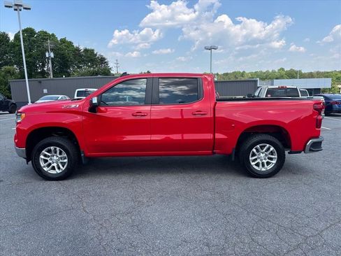 Used 2024 Chevrolet Silverado 1500 LT w/ Z71 Off-Road Package AWD/4WD image 23