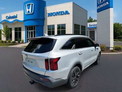 Used 2021 Kia Sorento S image 6