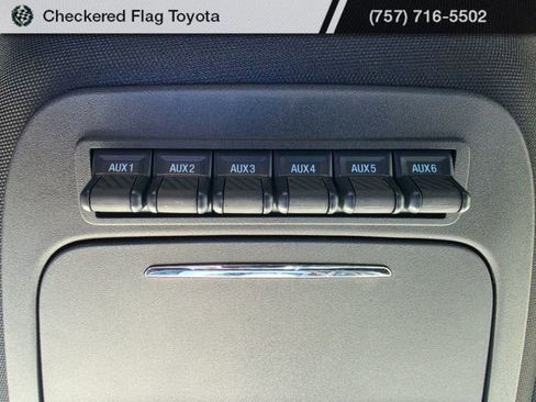 Used 2025 Ford F150 Raptor AWD/4WD image 11