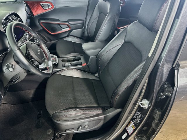 Used 2024 Kia Soul GT-Line w/ GT-Line Technology Package FWD image 16