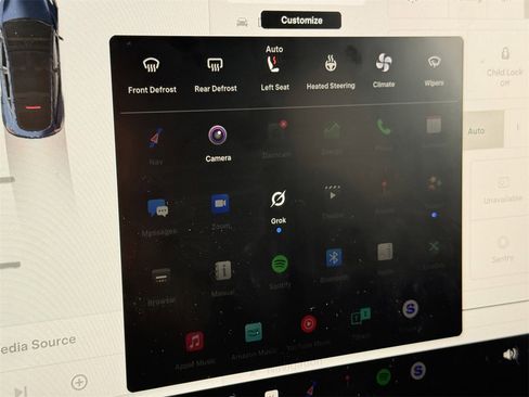 Used 2024 Tesla Model Y Long Range image 19