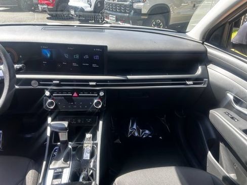 Used 2025 Hyundai Tucson SEL FWD image 19