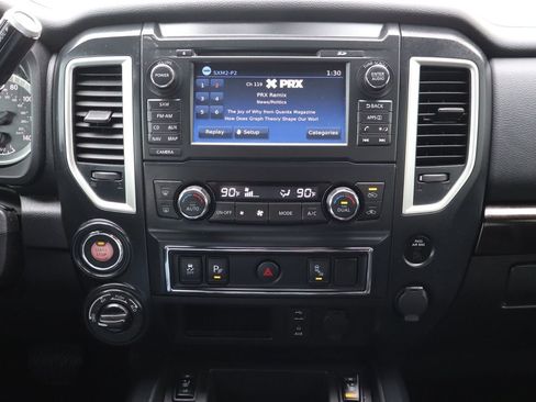 Used 2018 Nissan Titan SV w/ SV Convenience Package image 35