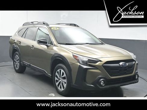 Used 2024 Subaru Outback Premium AWD/4WD image 1