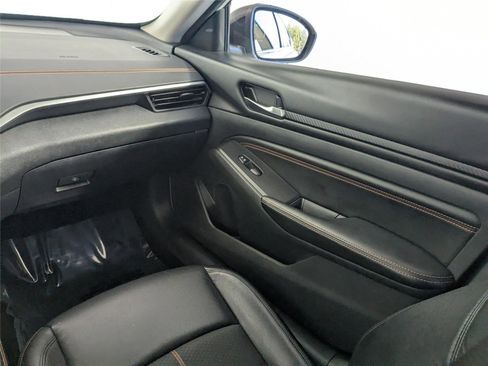 Used 2021 Nissan Altima 2.5 SR image 32