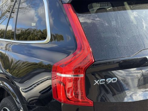 Certified 2024 Volvo XC90 B6 Ultimate w/ Protection Package Premier image 8