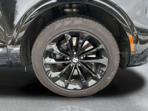 Used 2021 Bentley Bentayga image 16