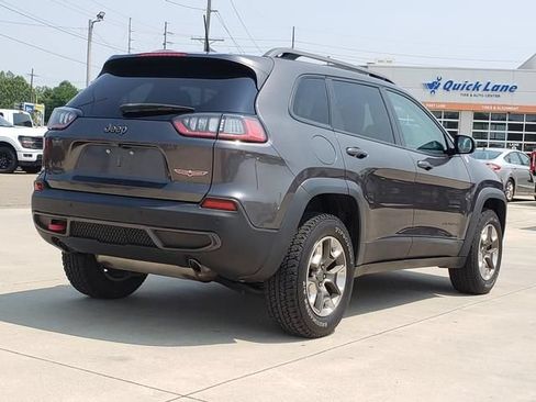 Used 2019 Jeep Cherokee Trailhawk w/ Cold Weather Group AWD/4WD image 4