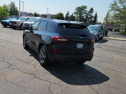 Certified 2025 Ford Escape ST-Line AWD/4WD image 8