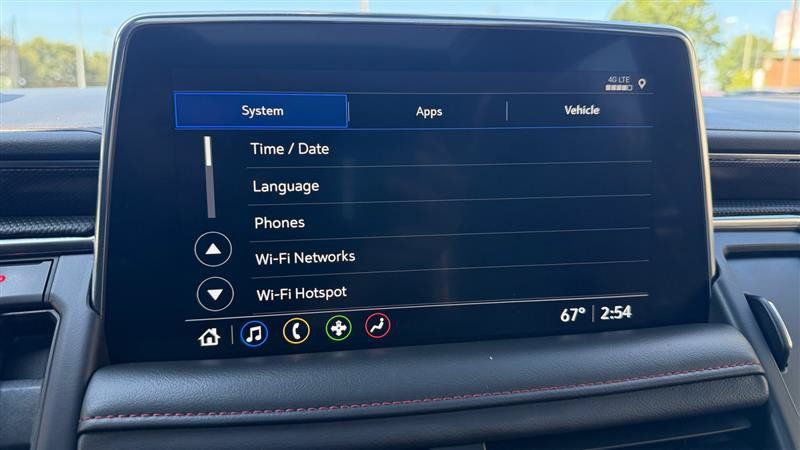 Used 2021 Chevrolet Suburban RST AWD/4WD image 29