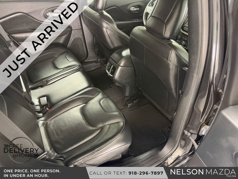 Used 2016 Jeep Cherokee Limited image 37