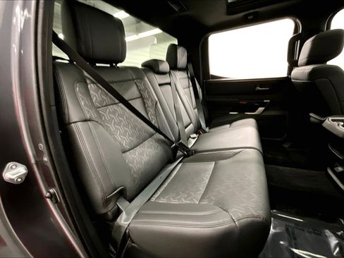 Used 2025 Toyota Tundra Limited AWD/4WD image 27