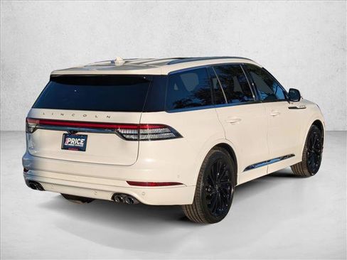 Used 2022 Lincoln Aviator Reserve w/ Equipment Group 201A image 5