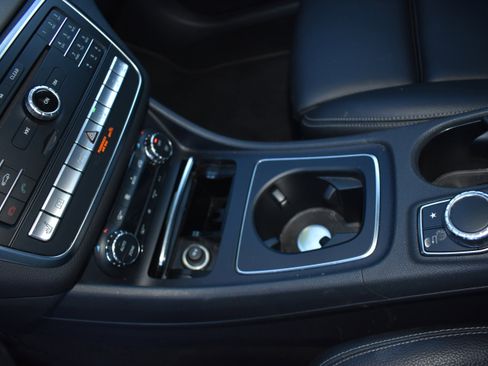 Used 2019 Mercedes-Benz GLA 250 4MATIC image 23