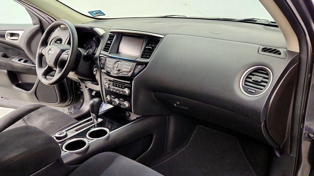 Used 2016 Nissan Pathfinder SV AWD/4WD image 23