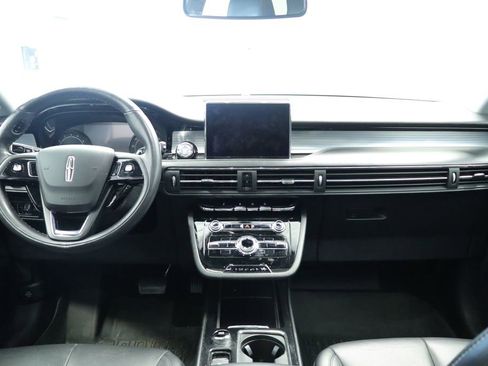 Used 2022 Lincoln Corsair AWD w/ Premium Package image 24
