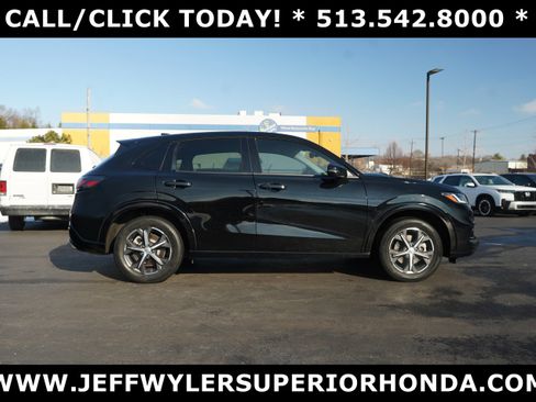 Used 2023 Honda HR-V EX-L image 2