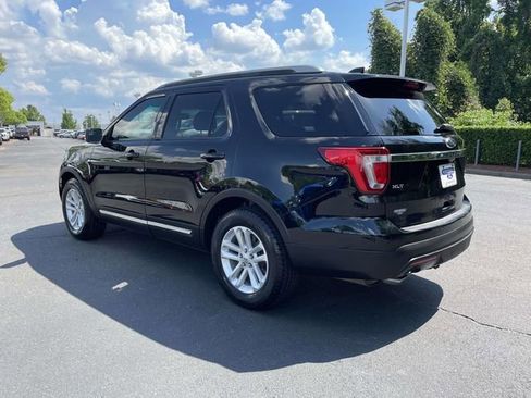 Used 2016 Ford Explorer XLT w/ Equipment Group 202A FWD image 4