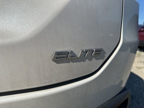 Used 2024 Honda Pilot Elite image 4