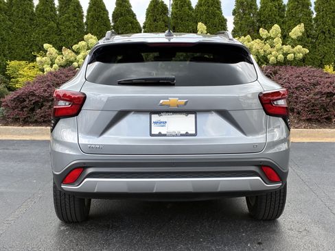 Used 2025 Chevrolet Trax LT w/ Driver Confidence Package FWD image 7