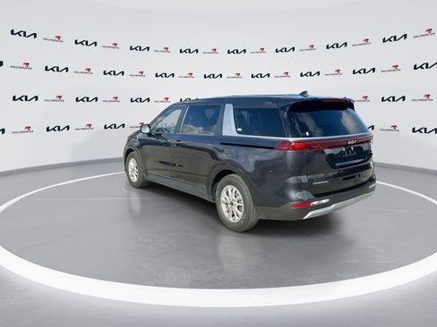 Used 2024 Kia Carnival LX FWD image 6