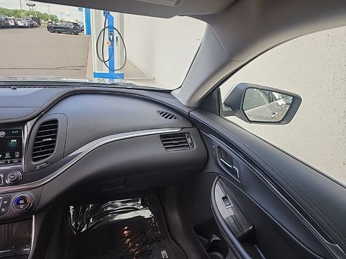 Used 2016 Chevrolet Impala LT w/ Convenience Package FWD image 18