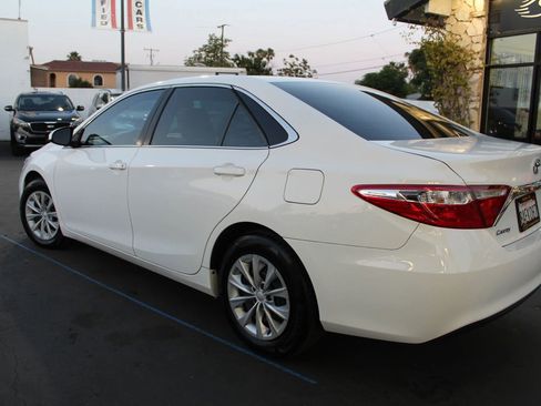 Used 2017 Toyota Camry LE FWD image 3