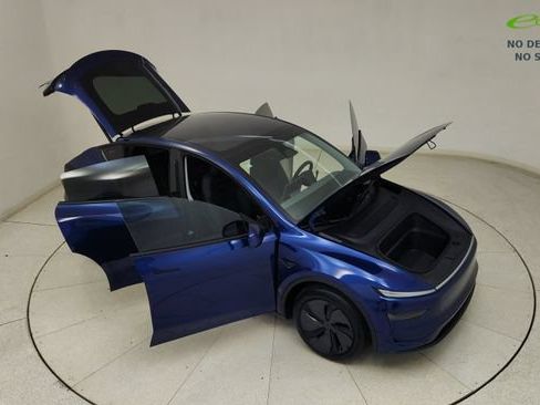 Used 2026 Tesla Model Y 2WD image 29