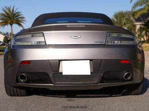 Used 2012 Aston Martin V8 Vantage Roadster image 16