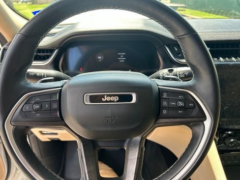 Used 2021 Jeep Grand Cherokee L Limited w/ Luxury Tech Group II AWD/4WD image 3