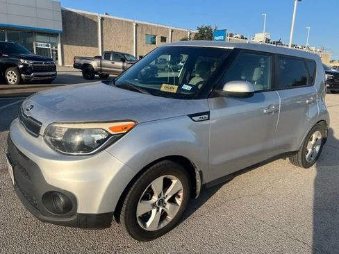 Used 2018 Kia Soul FWD image 2