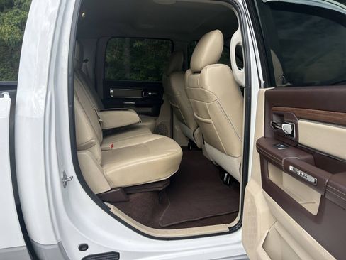 Used 2015 RAM 2500 Laramie w/ Convenience Group AWD/4WD image 21