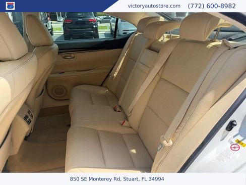 Used 2013 Lexus ES 350 w/ Luxury Pkg FWD image 17