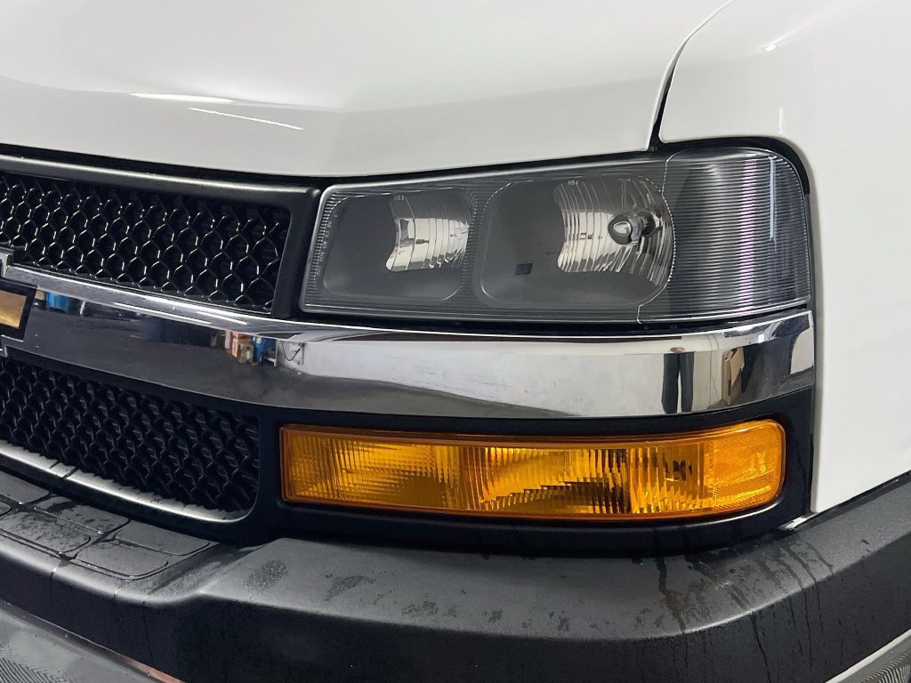 Used 2025 Chevrolet Express 2500 w/ Driver Convenience Package RWD image 11